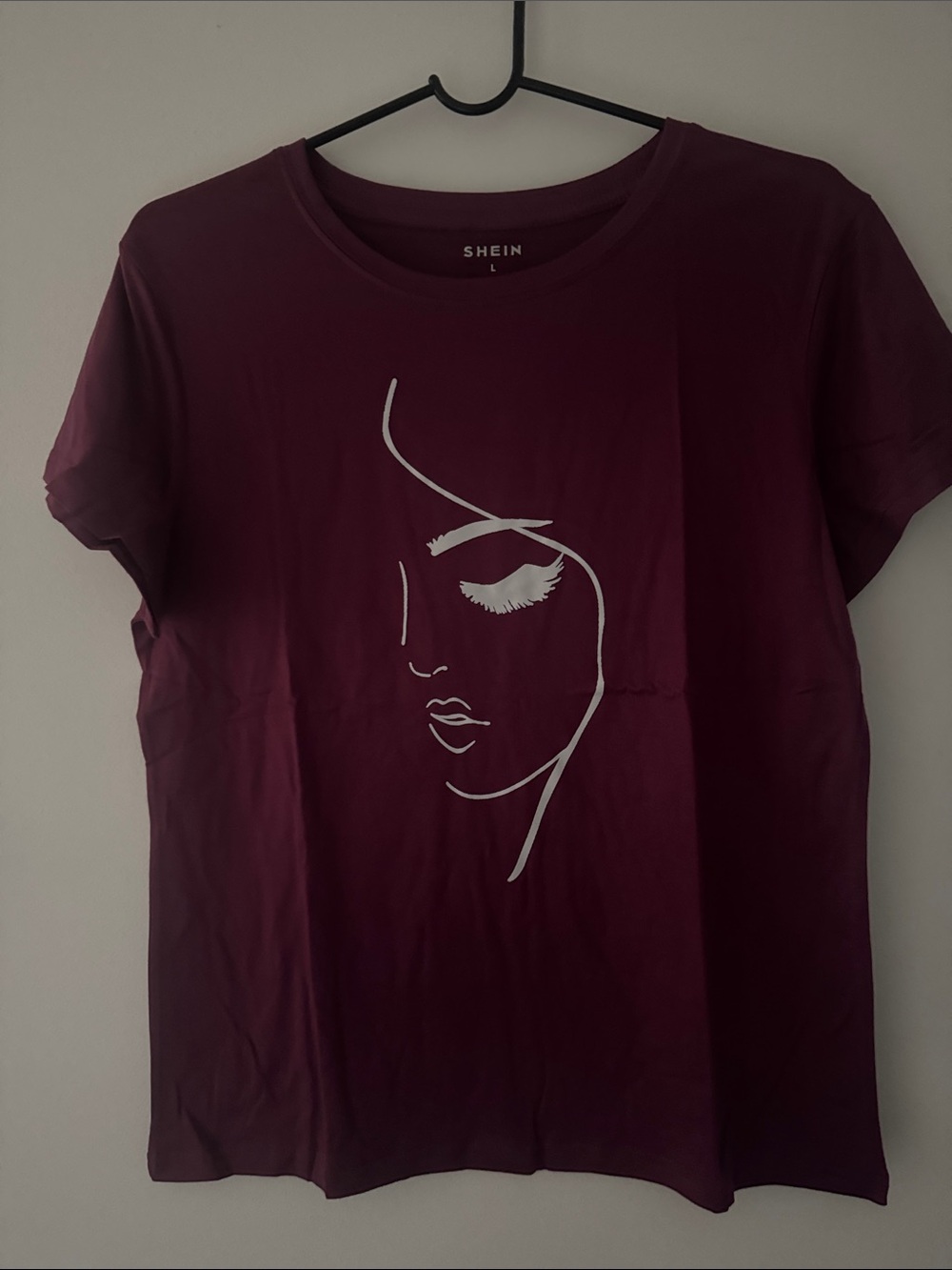 SHEIN Burgundy Short Sleeve Tee with White Minimal Face Art